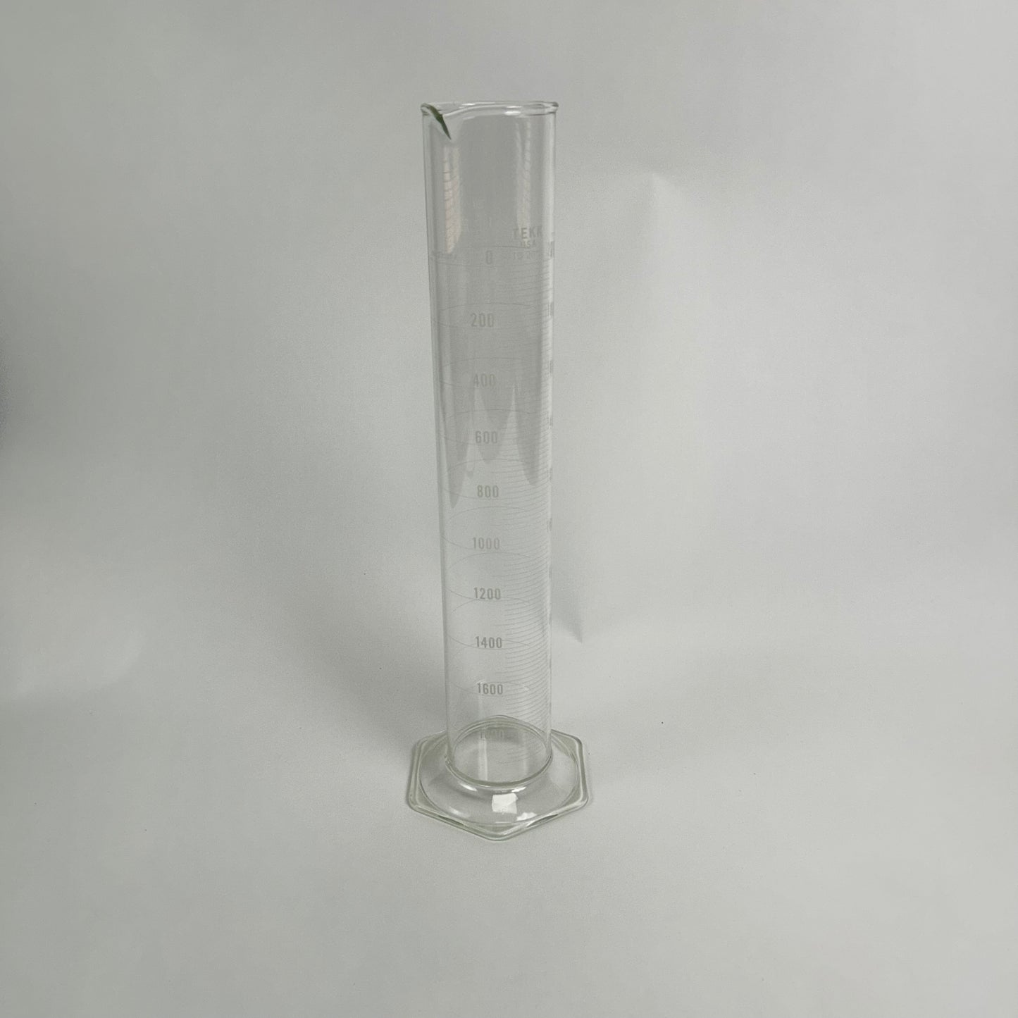 TEKK USA Graduated Cylinder, Class B, with White Double Metric Scale, 2000ml