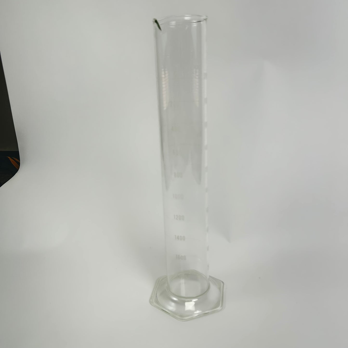TEKK USA Graduated Cylinder, Class B, with White Double Metric Scale, 2000ml