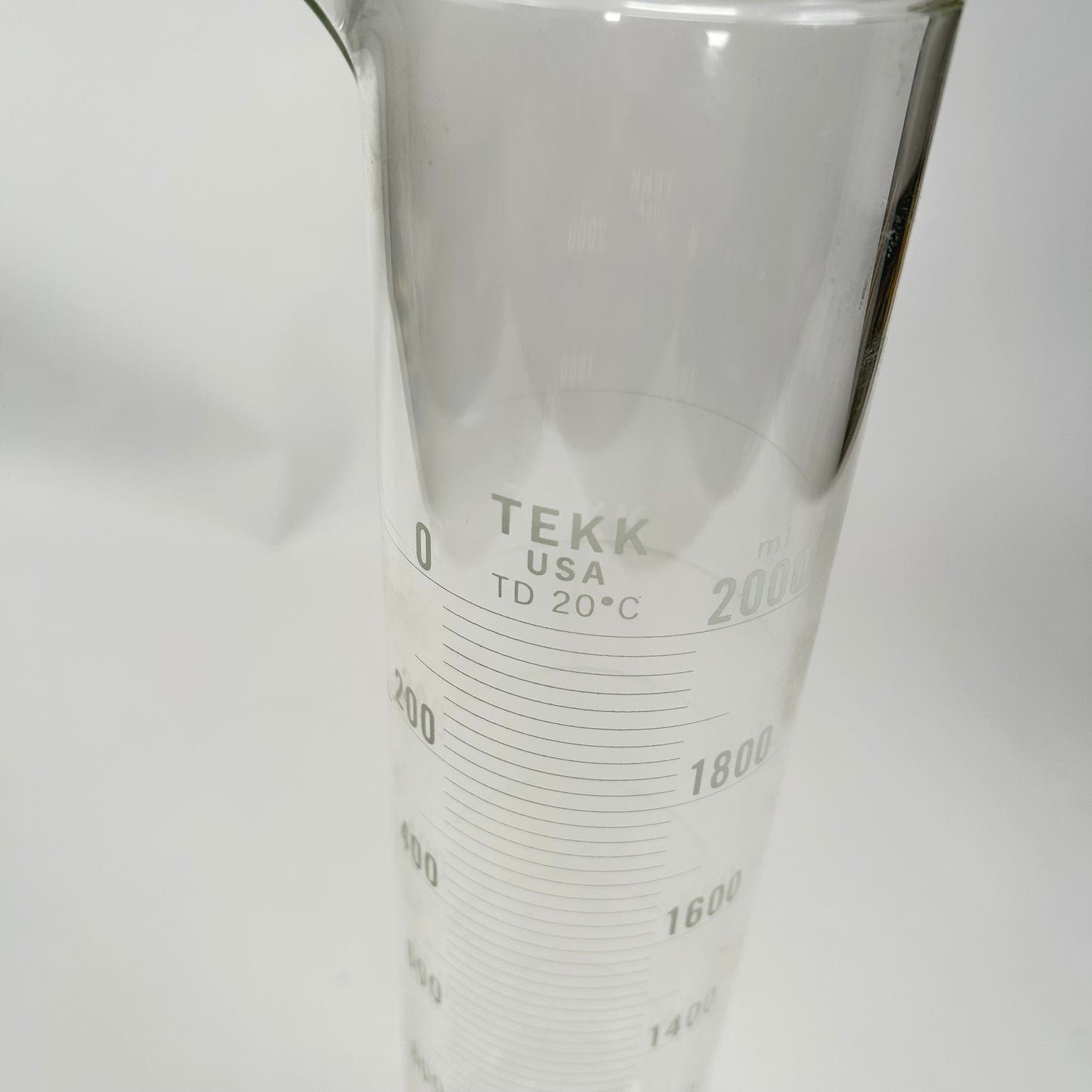 TEKK USA Graduated Cylinder, Class B, with White Double Metric Scale, 2000ml