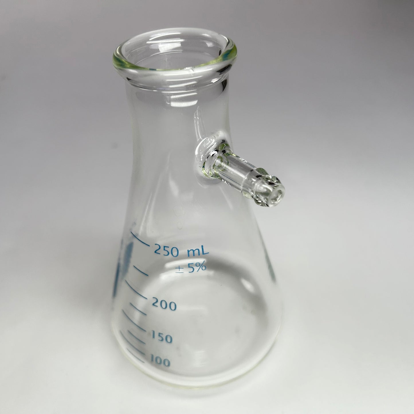 PYREX® VISTA™ 250 mL Heavy Wall Filtering Flasks with Sidearm Tabulation Lot of 4