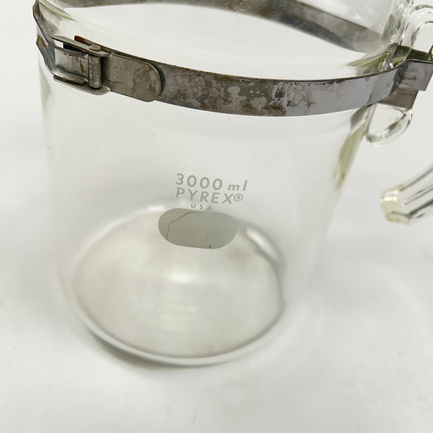 PYREX® 3000 ml Jug Beaker with Stainless Steel Handle and Spout #1010
