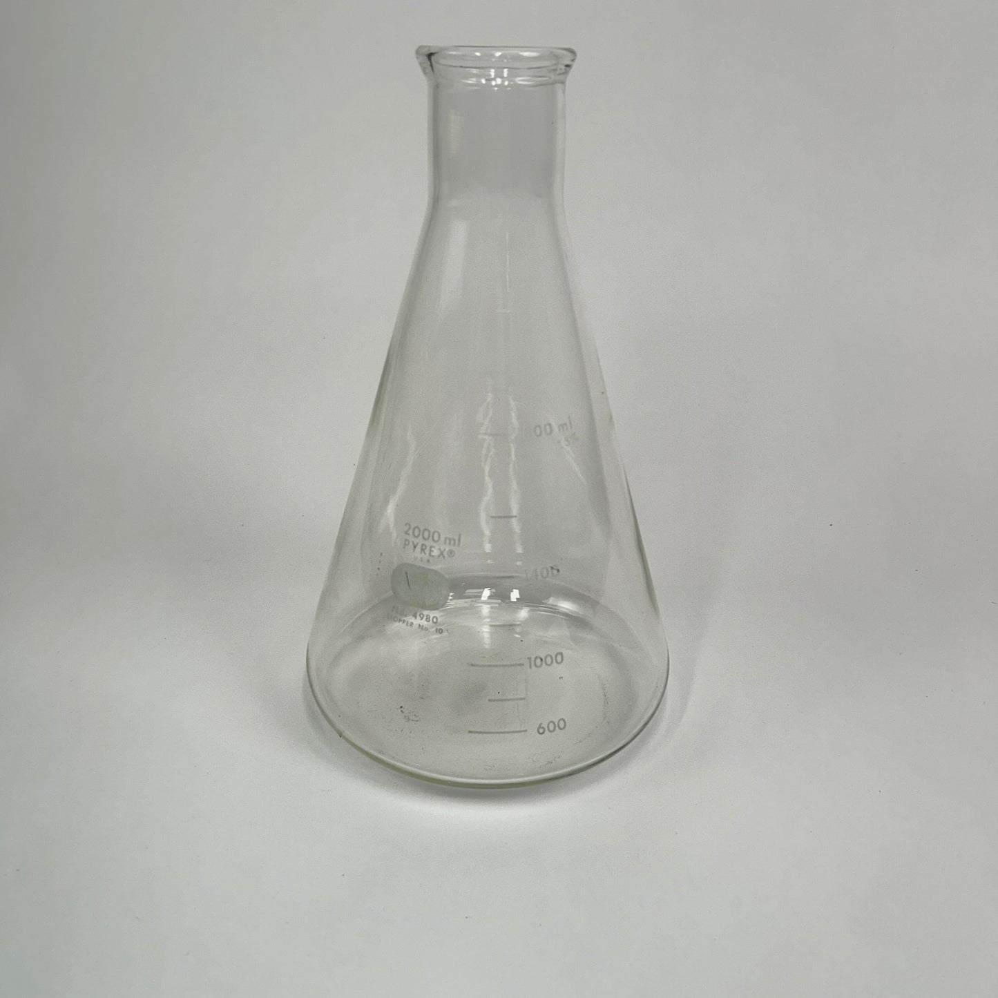 PYREX® 2000 ml Narrow Mouth Erlenmeyer Flasks with Heavy Duty Rim