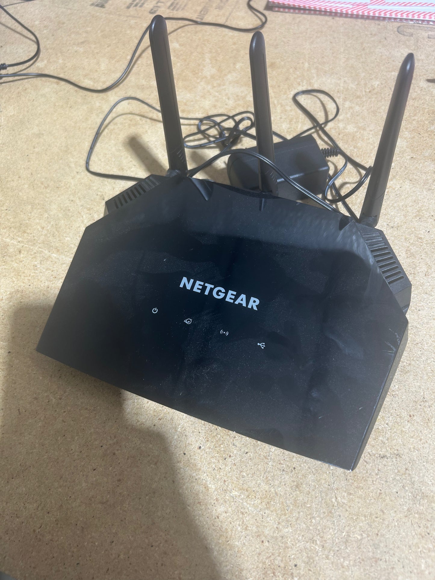 NETGEAR AC2000 Dual Band Gigabit Smart Wi-Fi Router (R6850)