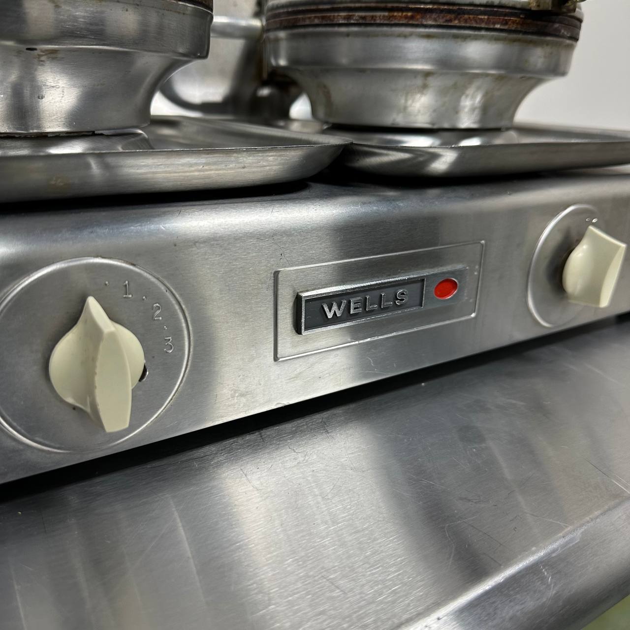 Vintage Wells Commercial Cooking Double Waffle Baker - Model L-12 (Tested / Working)