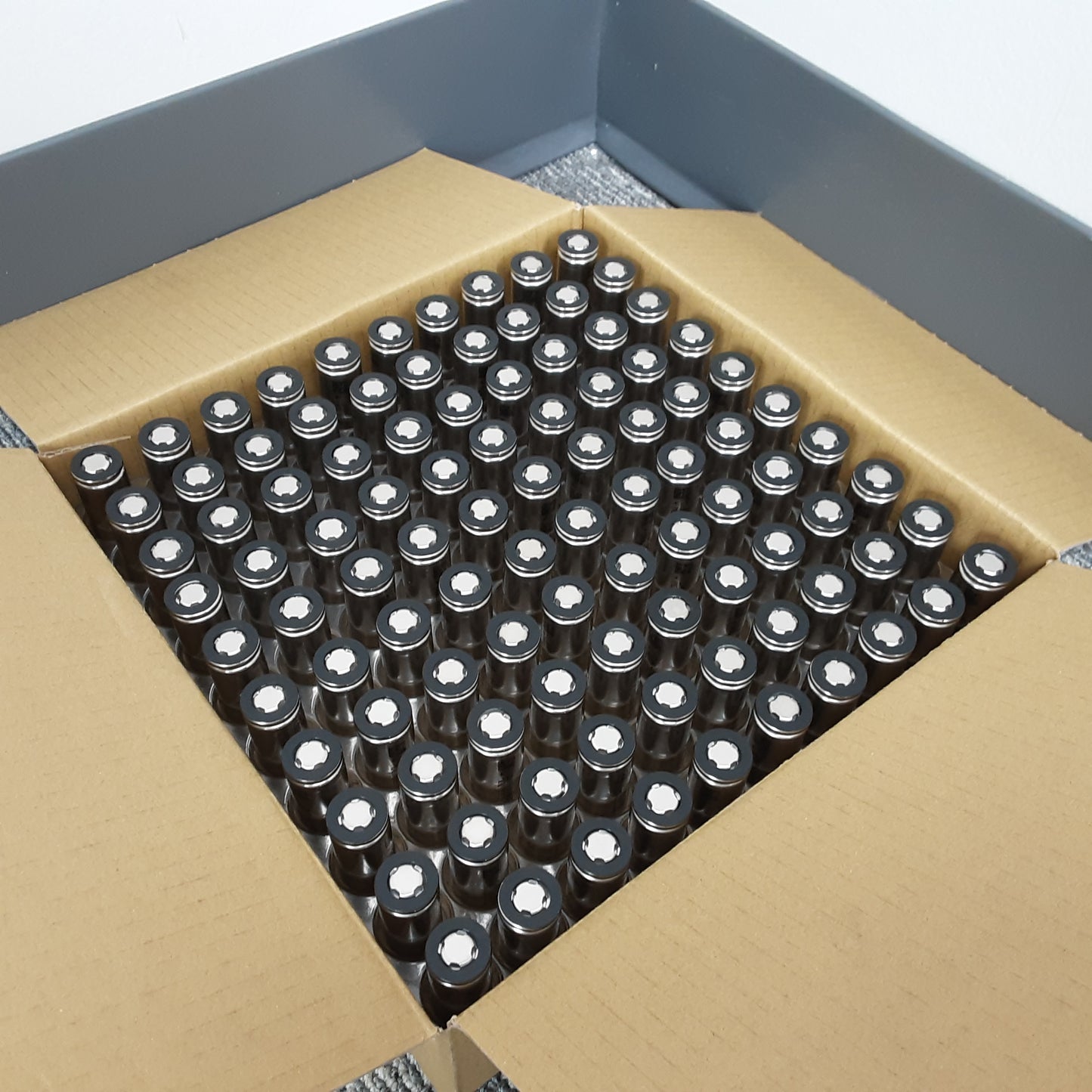 100 pcs MOLICEL 18650 2800 MAH 35A LiION BATTERY. INR-18650-P28A 10.3 Wh $1.75/cell