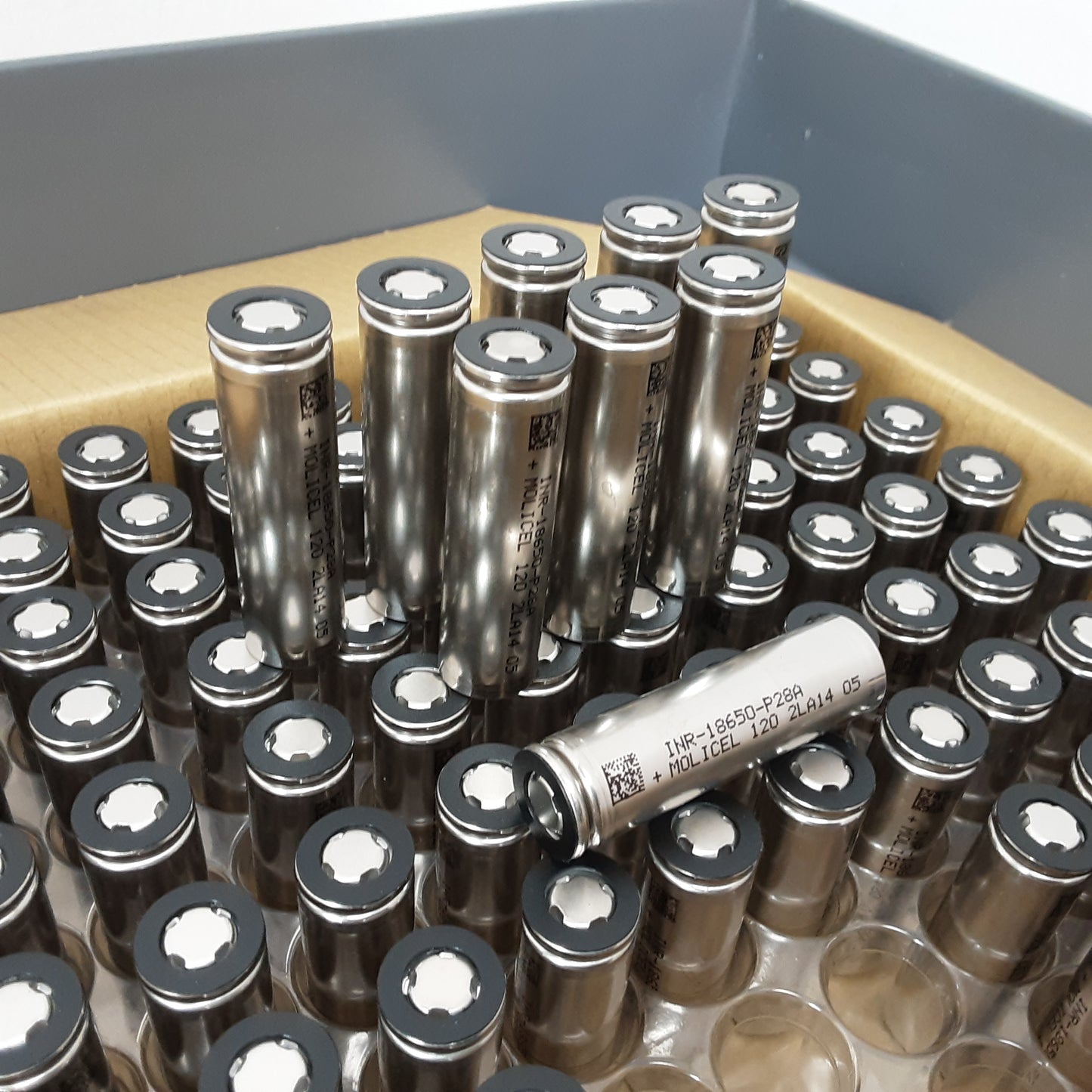 100 pcs MOLICEL 18650 2800 MAH 35A LiION BATTERY. INR-18650-P28A 10.3 Wh $1.75/cell