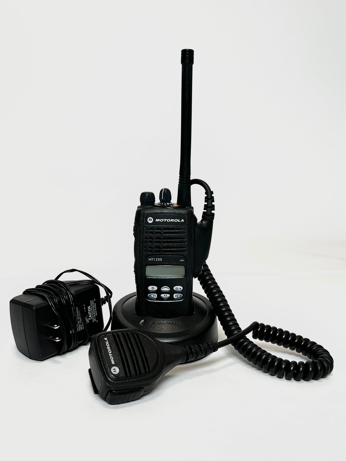 Motorola HT1250 136-174 MHz VHF Two Way Radio, Charger, Lapel Mic AAH25KDF9AA5AN
