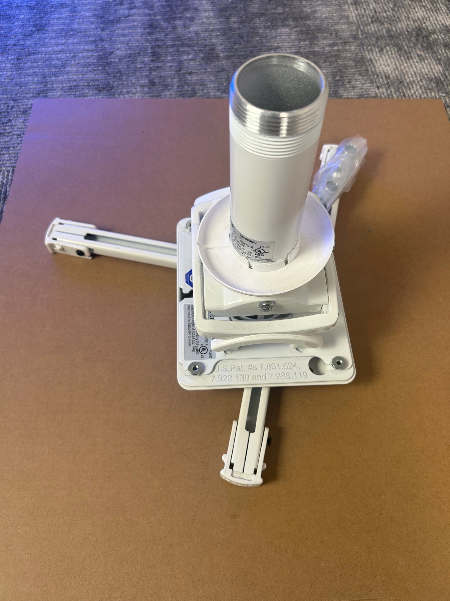 Panasonic PT-VZ580 5000-Lumen WUXGA 3LCD Projector 133 Hours