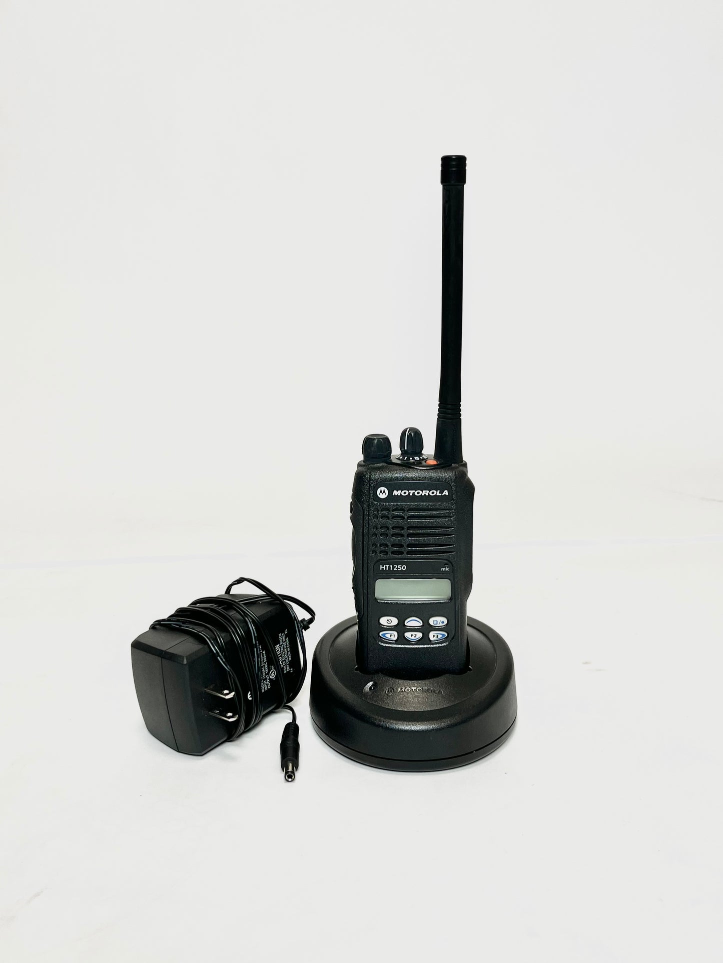 Motorola HT1250 136-174 MHz VHF Two Way Radio, Charger, Clip, AAH25KDF9AA5AN