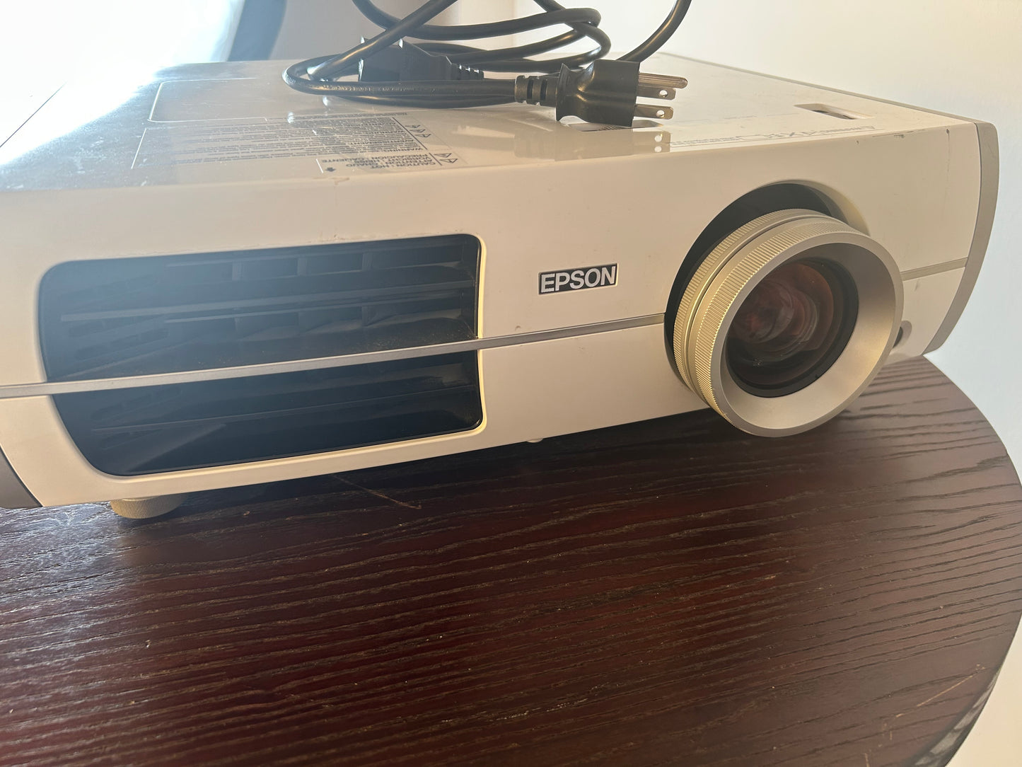 Epson HD PowerLite Home Cinema 8350 Projector - No Remote PARTS/REPAIR