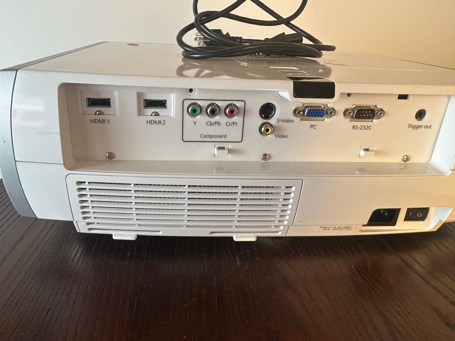 Epson HD PowerLite Home Cinema 8350 Projector - No Remote PARTS/REPAIR