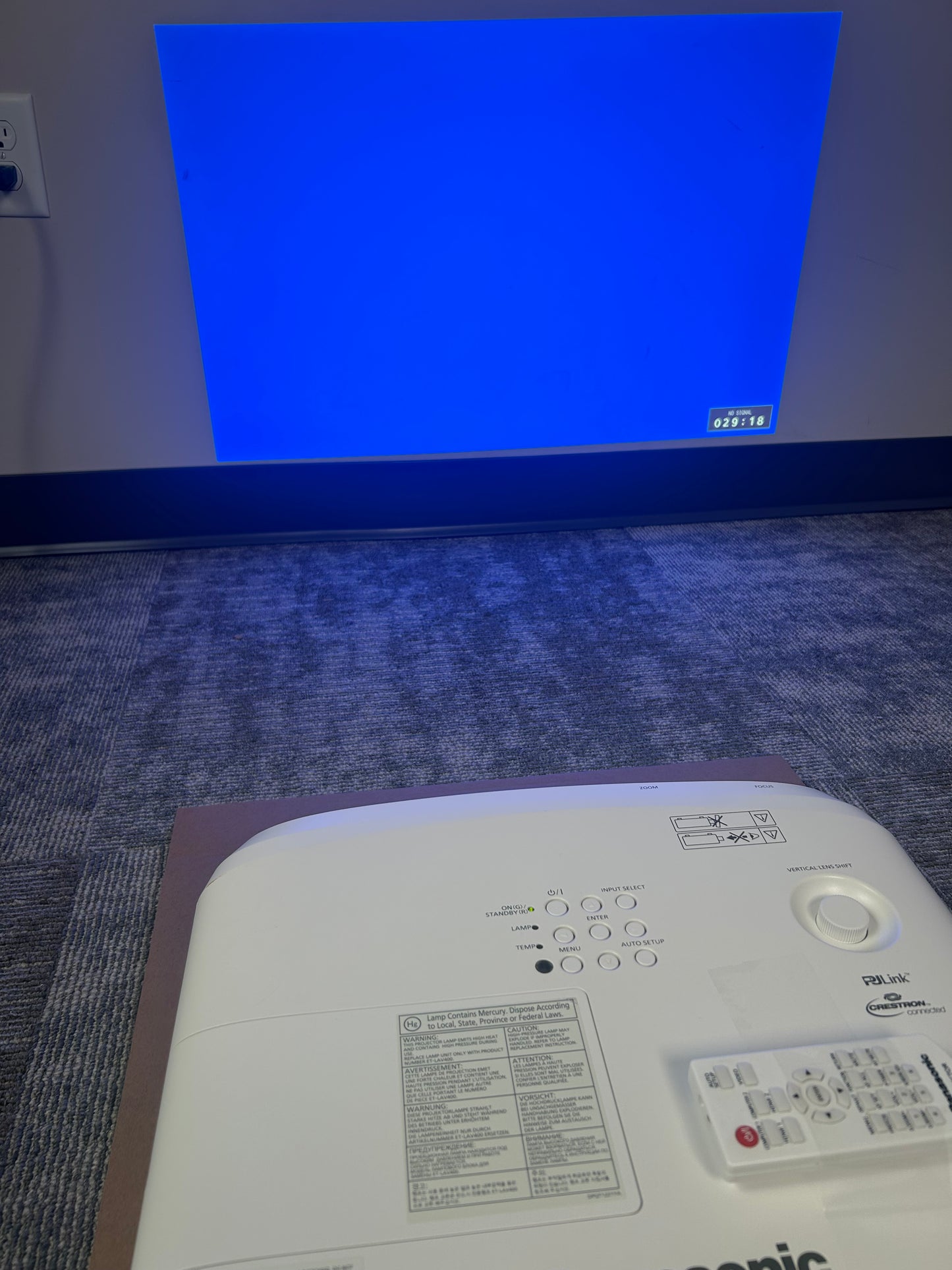 Panasonic PT-VZ580 5000-Lumen WUXGA 3LCD Projector 133 Hours