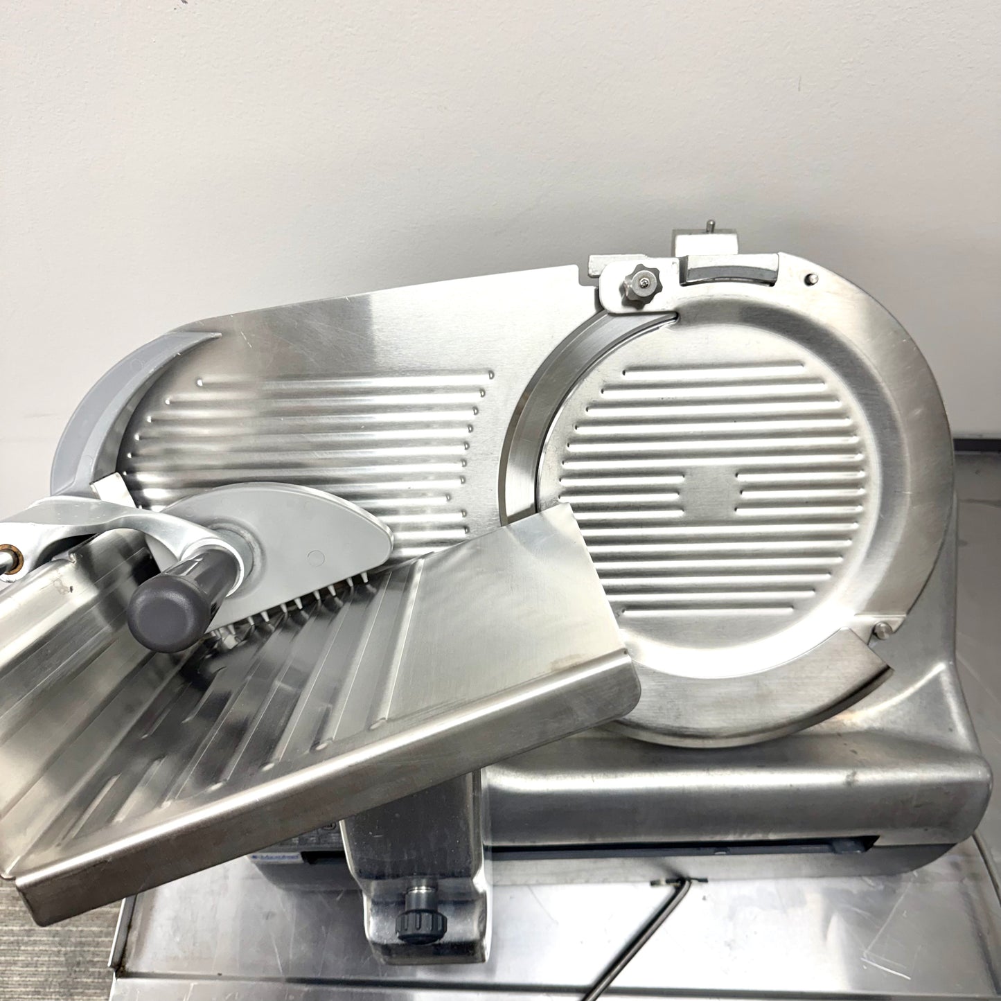 Hobart 2712 Automatic Commercial Meat & Deli Slicer