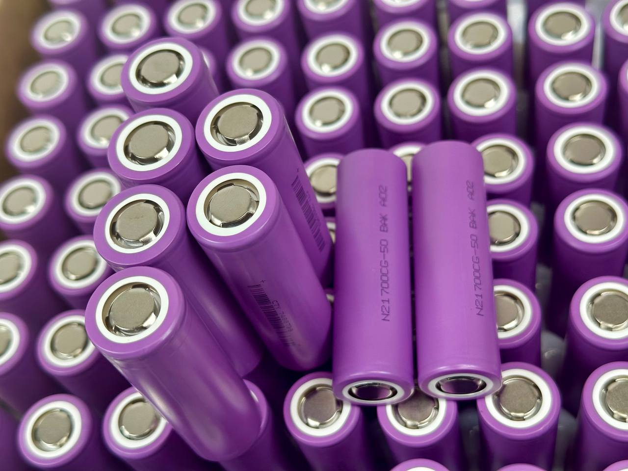 BAK N21700CG-50 21700 Li-ion Battery 5000mAh 3.6V 10A Box of 130