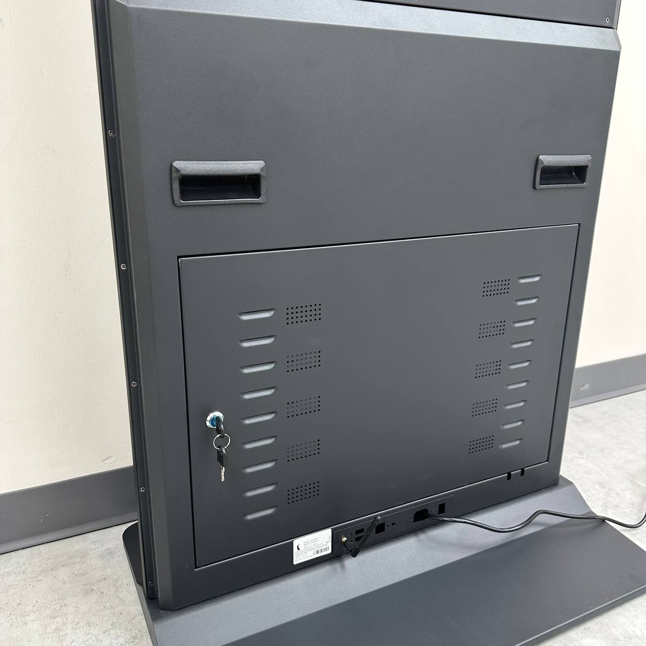 55" Windows Touchscreen Kiosk – Freestanding Digital Signage Display | Intel i7, Windows 10 Pro, 10-Point Touch