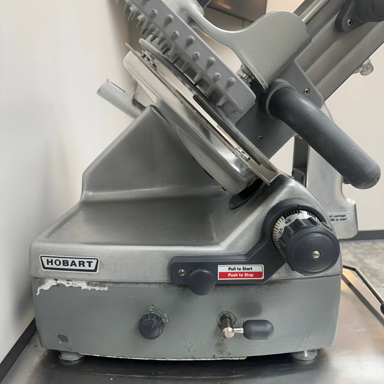 Hobart 2712 12" Automatic Meat Slicer – 1/2 HP, 120V – (No Sharpener)
