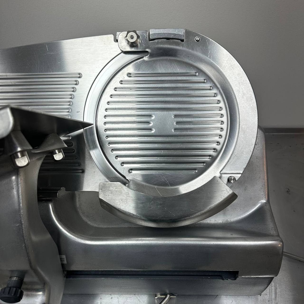 Hobart 2712 Commercial Meat/Deli Slicer – Tested & Working - No Sharpener Included