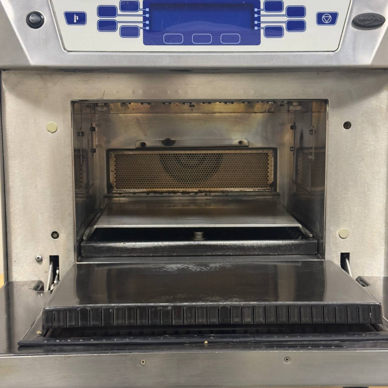 MerryChef 402S Series V4 Commercial Microwave Convection Tabletop Oven 208V
