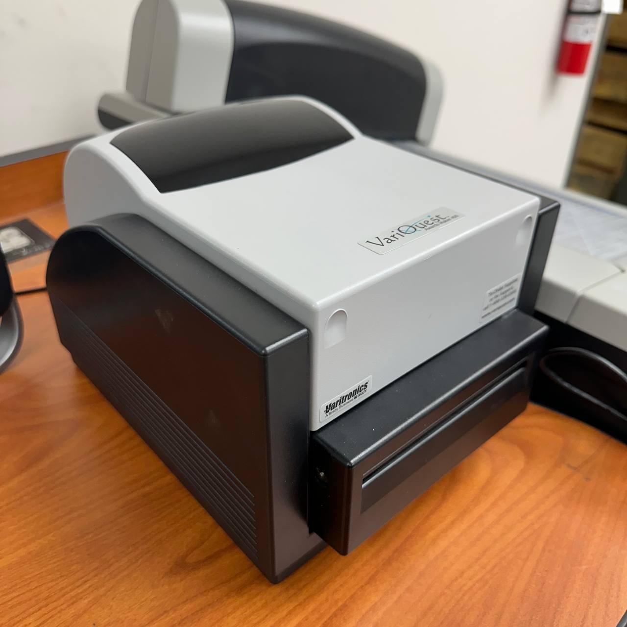 VariQuest 1800 Cutout Maker and M400 Award Maker Bundle