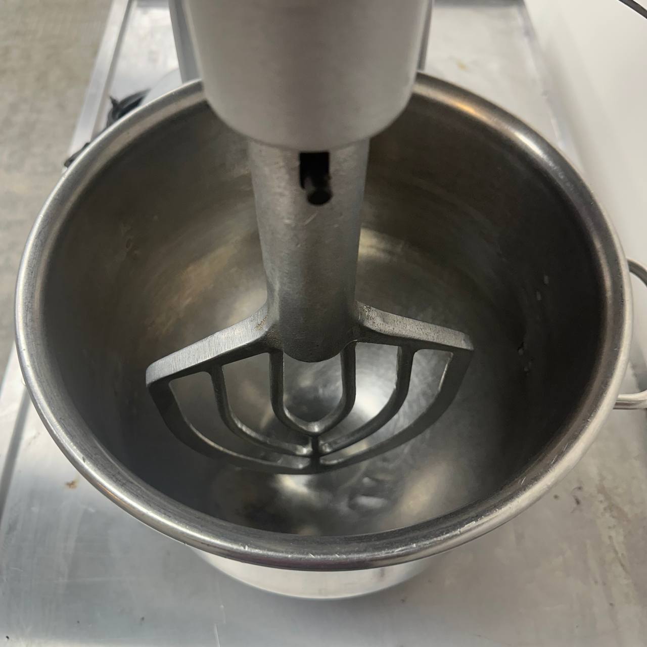 Hobart Legacy HL120 12-Quart Mixer