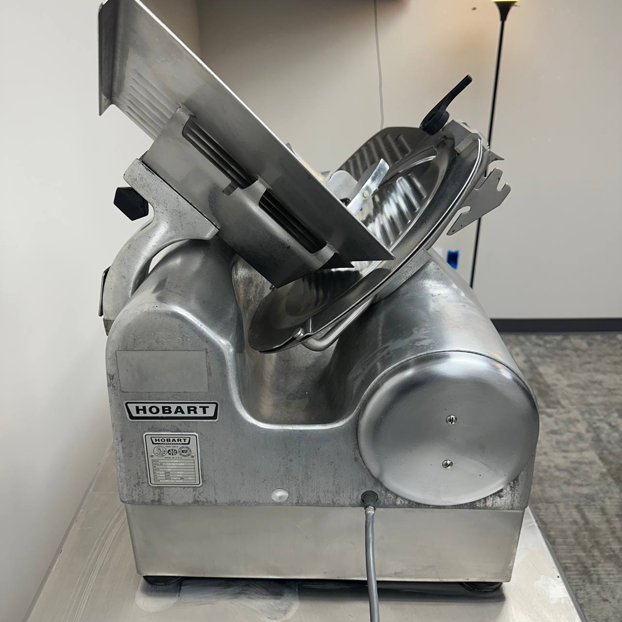 Hobart 1712E Automatic 12" Commercial Deli Meat & Cheese Slicer