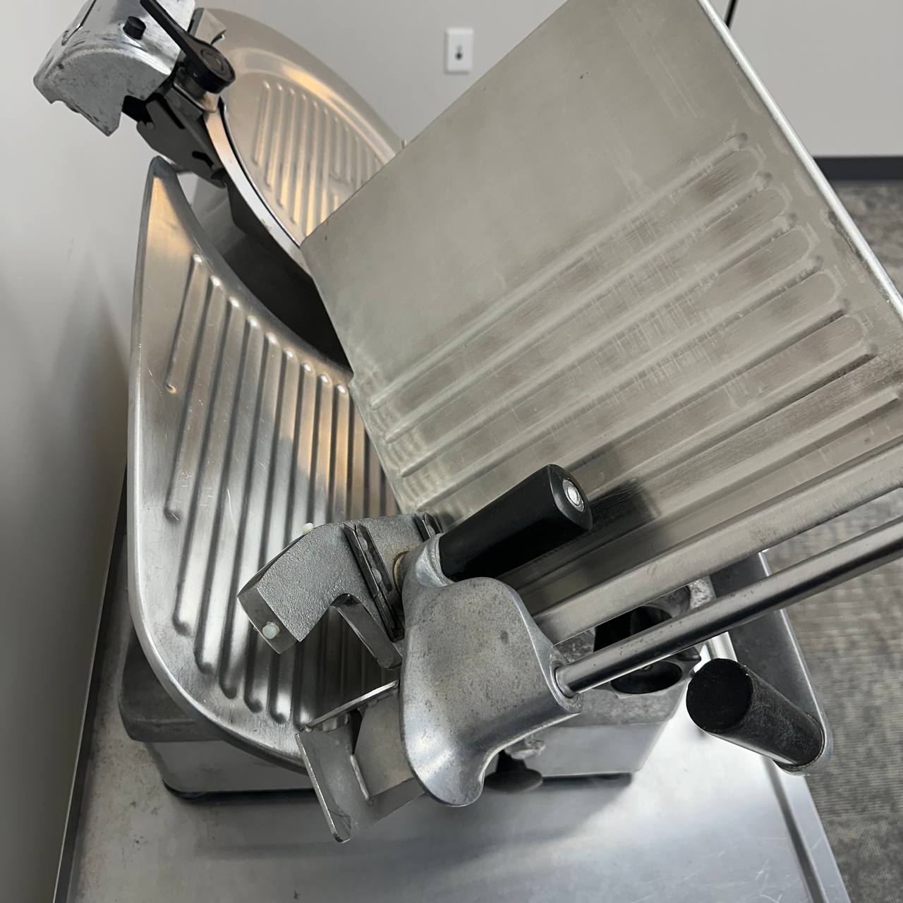 Hobart 1712E Automatic 12" Meat & Cheese Slicer | Tested Working