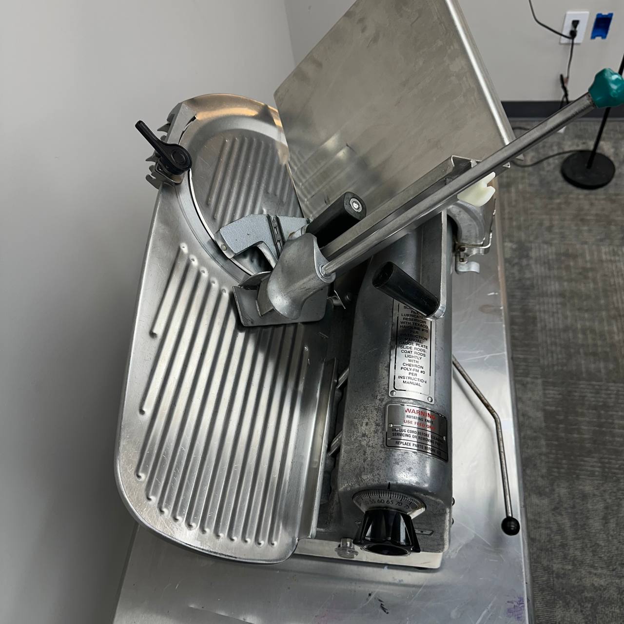 Hobart 1712E Automatic 12" Commercial Deli Meat & Cheese Slicer