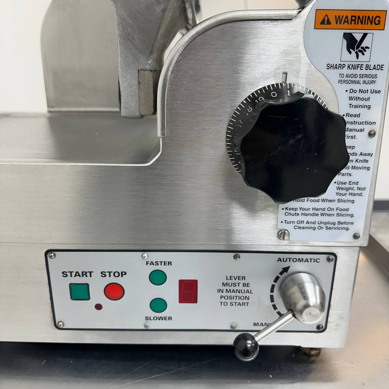 Globe 3850 Heavy-Duty Commercial Automatic/Manual Meat & Cheese Slicer