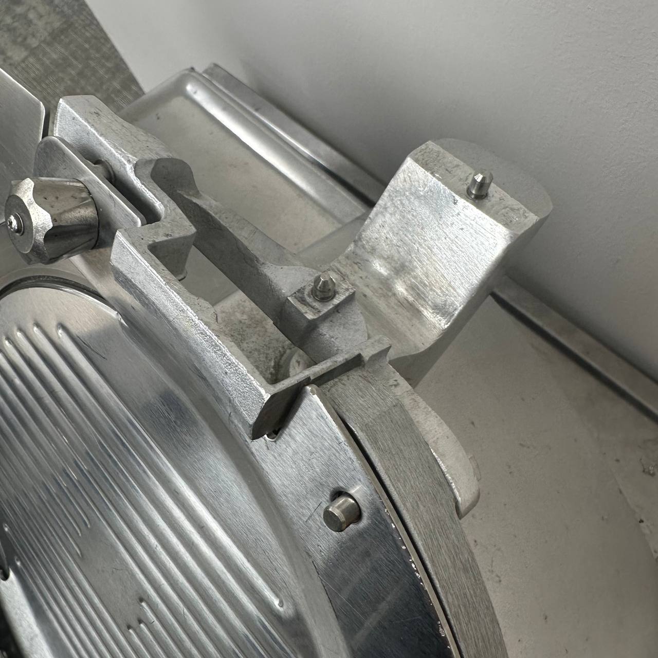 Hobart 2712 Commercial Meat & Deli Slicer