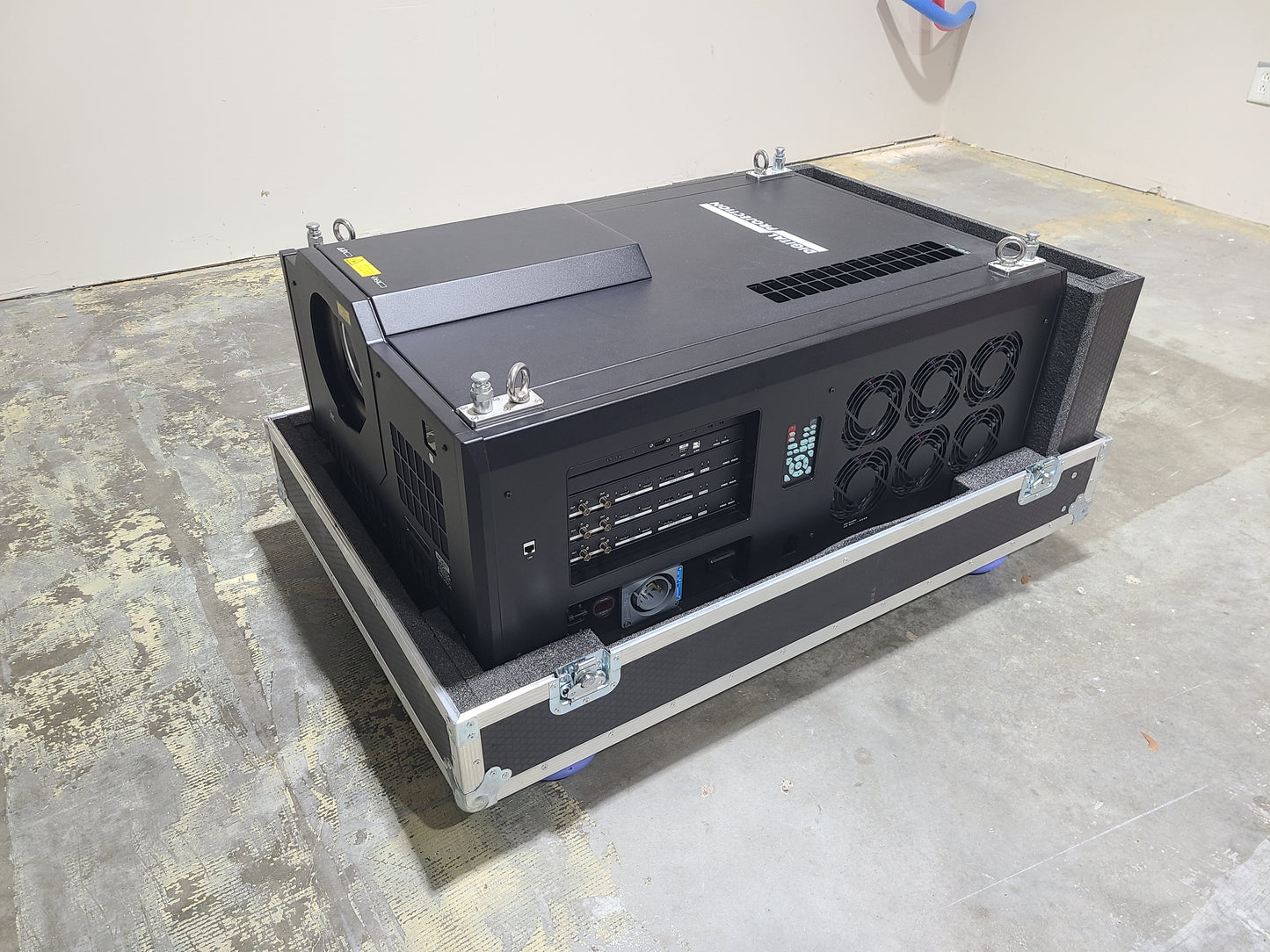 Insight 4k Dual Laser 360 Hz HFR Digital Projection Projector 27K Lumen w/ Lens