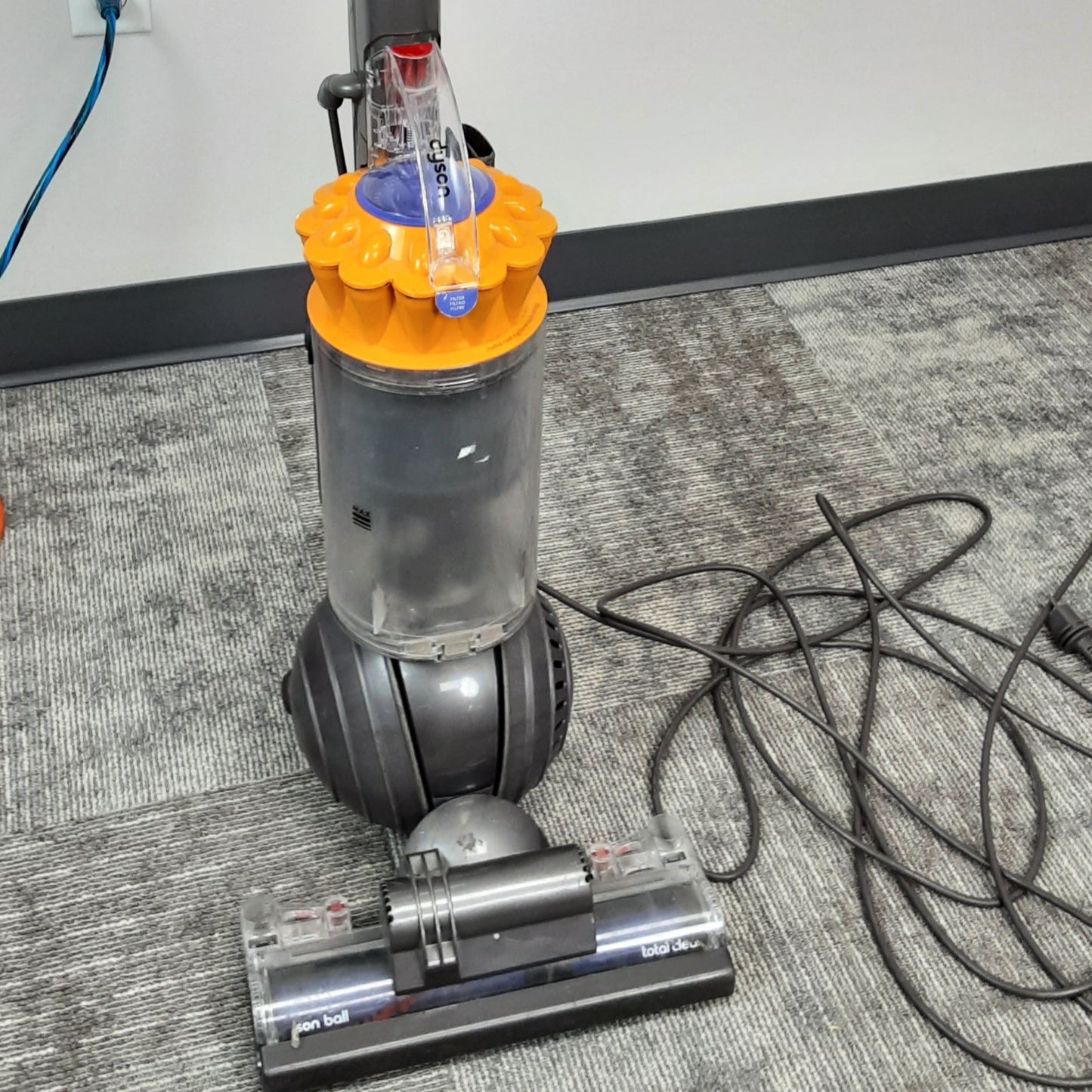 Dyson Total Clean Yellow Vacuum – Parts Only – Tested & Working